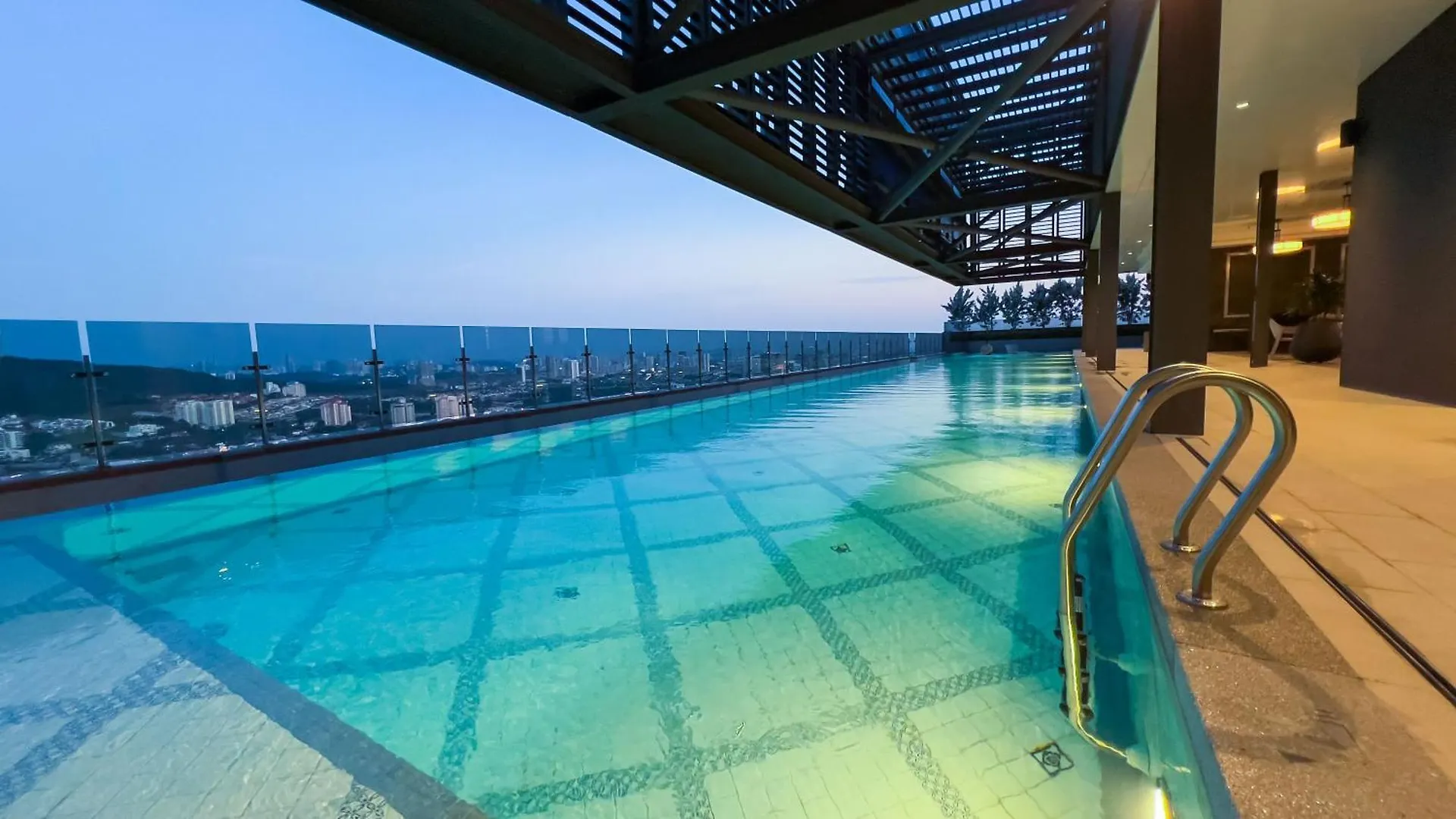 13 Mossaz Skypool 5Mins To 1U And Ikea Atempire City By Light House Petaling Jaya Apartment