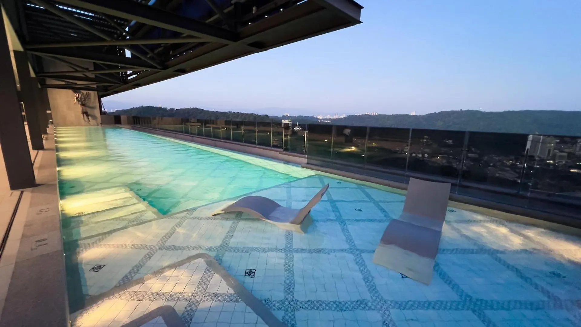 Apartment 13 Mossaz Skypool 5Mins To 1U And Ikea Atempire City By Light House Petaling Jaya