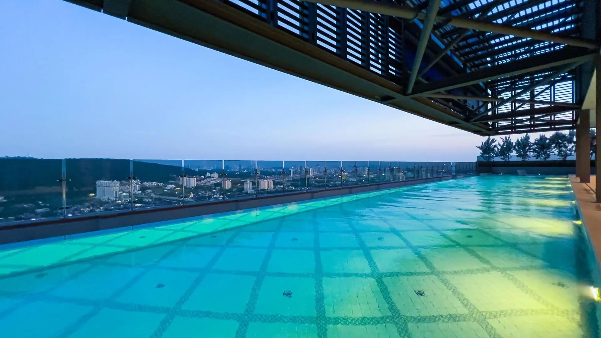 13 Mossaz Skypool 5Mins To 1U And Ikea Atempire City By Light House Petaling Jaya 0*,  Malaysia